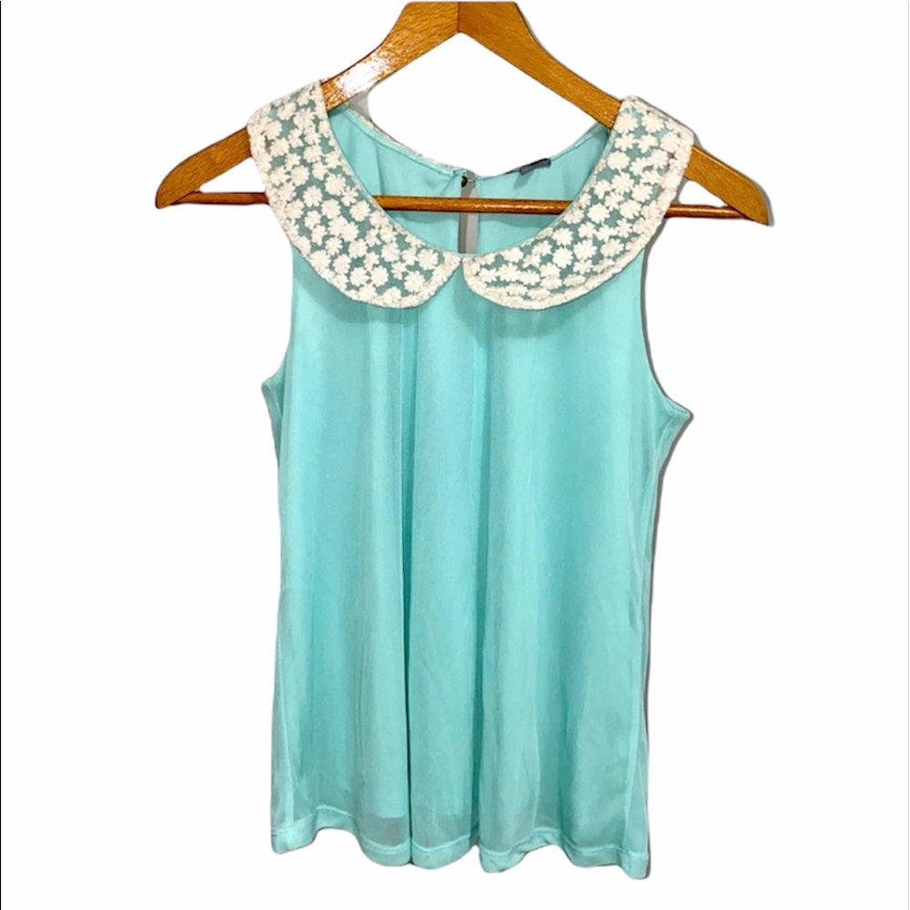 Mint blue Peter pan collar medium top
